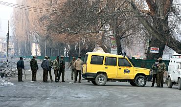 R-Day in Kashmir: Empty streets and jammed networks