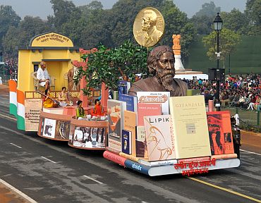 The tableau of Sangeet Natak Academy, Ministry of Culture passes through Rajpath