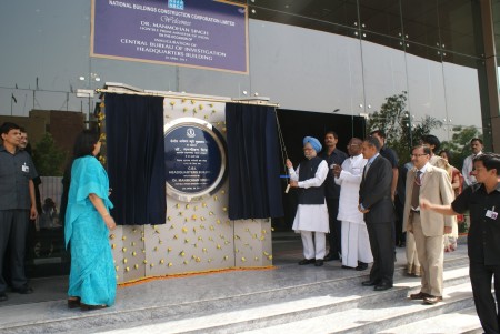 Prime Minister Manmohan Singh inaugurates the new CBI headquarters at Lodhi Road, New Delhi