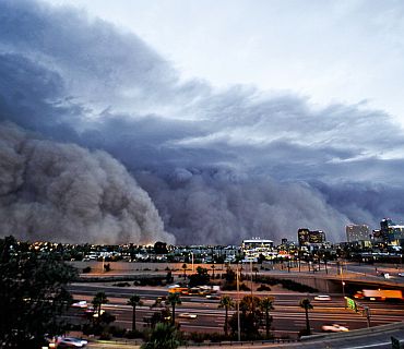 Mother of all dust storms hits Arizona