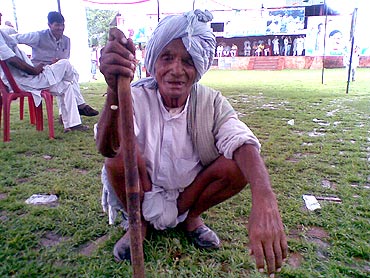 Ram Chadda, a farmer, believes that if Congress came to power, Gandhi would give them back their land.