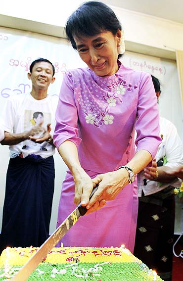 Aung San Suu Kyi, Myanmar political rebel