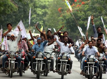Students raise slogans in support of a separate state of Telangana