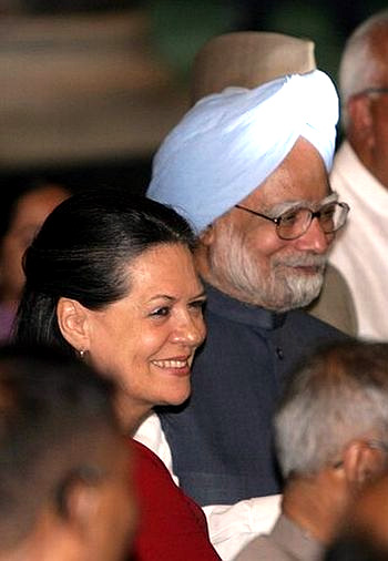 Congress chief Sonia Gandhi with Prime Minister Dr Manmohan Singh
