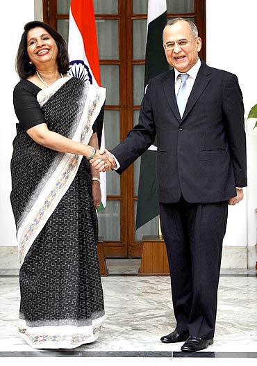 Foreign Secretary Nirupama Rao with her Pakistani counterpart Salman Bashir