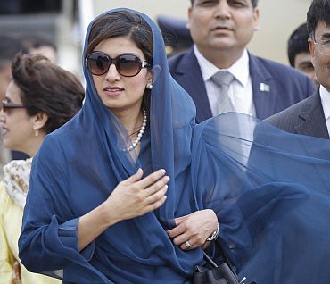 Hina Rabbani Khar arrives in New Delhi airport for bilateral talks on Tuesday