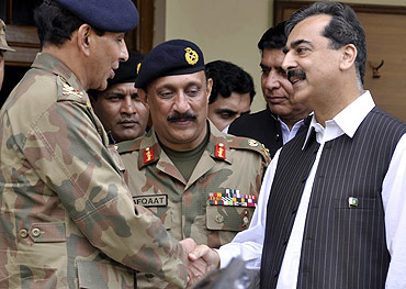 General Ashfaq Parvez Kayani with Pakistan Prime Minister Yusuf Raza Gilani