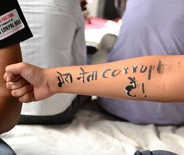 Protestors in Delhi demand a strong Lokpal bill