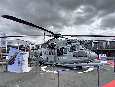 The NH90 is a helicopter or Cayman Europe (France, Germany, Italy, Netherlands, Portugal, Belgium) of the class of 10 tonnes is available in two versions 'Earth' and 'Marine'