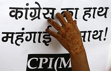 CPI-M protests against the rise in food prices