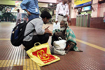A night spent with Mumbai's homeless