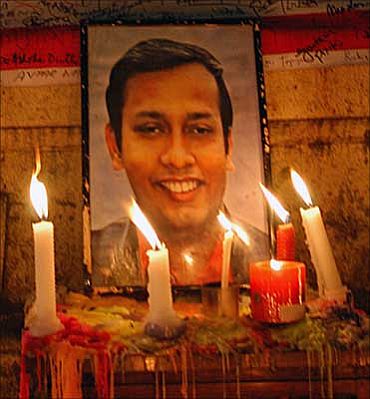 Protestors during a candle light vigil demanding a fair probe into the Rizwanur Rehman case in Kolkata