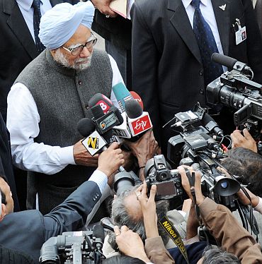Prime Minister Manmohan Singh interacting with media persons