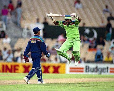 Javed Miandad mocks Kiran More, but the wicket-keeper had the last laugh.