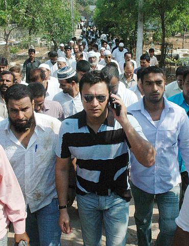 Photo of Akbaruddin Owaisi on padayatra with his supporters hours before the firing