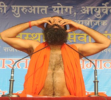 Baba Ramdev teaches yoga in Mumbai