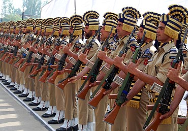 JK police participate in the Darbar move at the Civil Secretariat