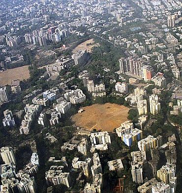 Why has Mumbai ceased to attract migrants?