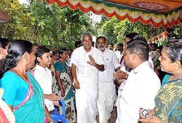 Oommen Chandy interacts with the public