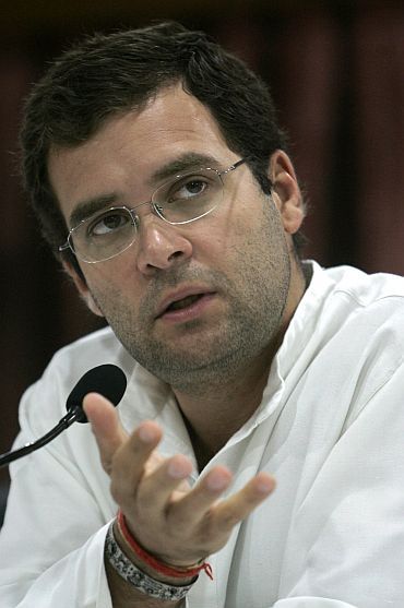 Rahul, not Sonia, raised corruption issue in LS: RTI reply