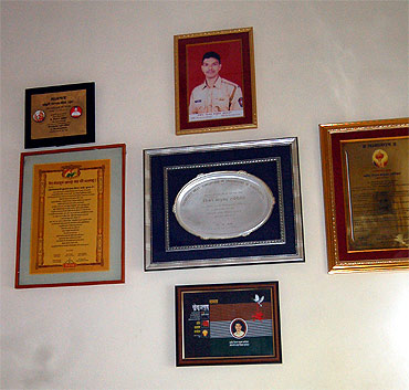 Citations that certify Vijay Khandekar's act of bravery