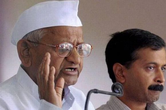 Anna Hazare with associate Arvind Kejriwal