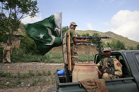 Pakistan troops given 'full liberty' to counter NATO