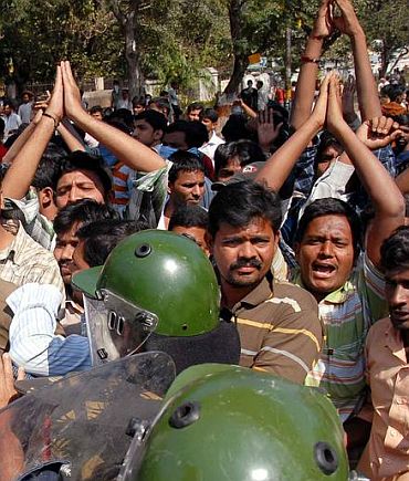 Telangana agitation heading for disaster?