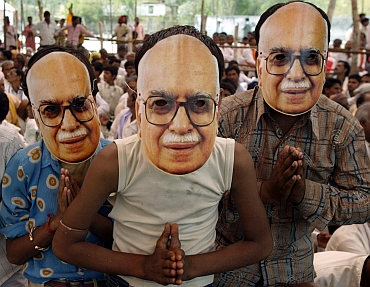 Supporters of Advani