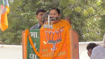 Uma Bharati addressing crowds during the yatra