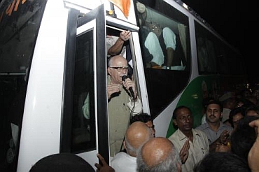 Advani interacts with the public during the yatra