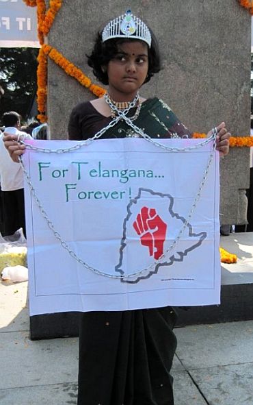 Telangana cable: 'Congress feeble and weak'
