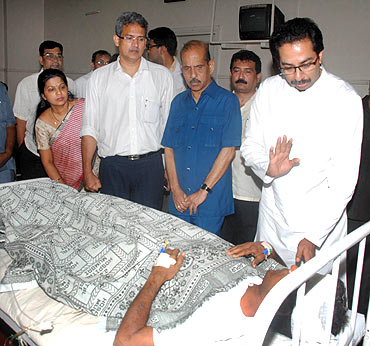 Shiv Sena leader Uddhav Thackeray visits blast victims at the JJ Hospital