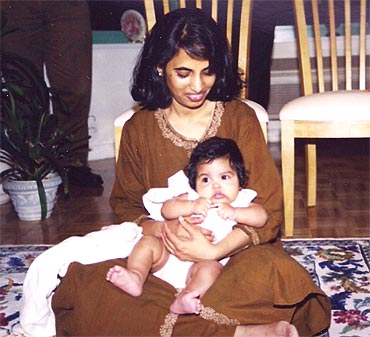 Swarna with her niece Divya