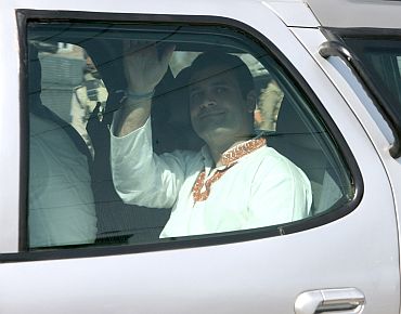 Rahul Gandhi leaves Kashmir University in Srinagar after interacting with students on Monday