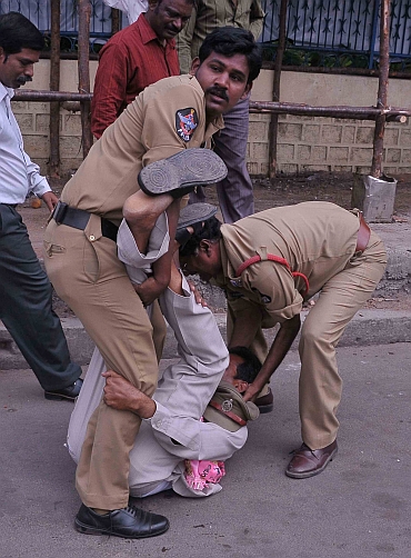Police crack down on protestors in Hyderabad
