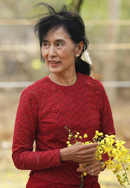 Aung San Suu Kyi visits a polling station in Kawhmu.