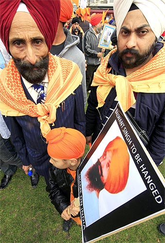 Members of the Sikh community take part in a demonstration against the death penalty to Balwant Singh Rajoana