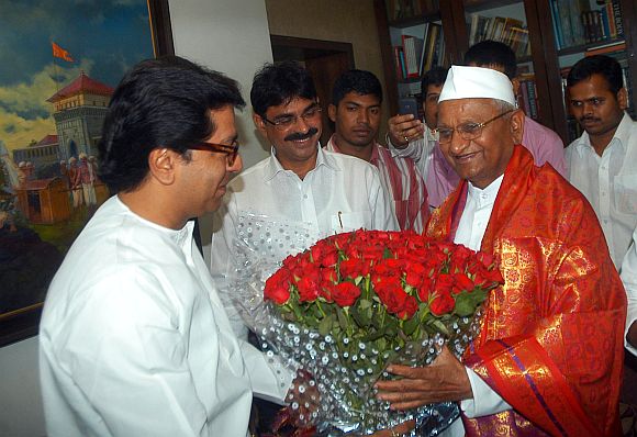Anna Hazare meets Raj Thackeray at the latter's residence in Mumbai on Thursday