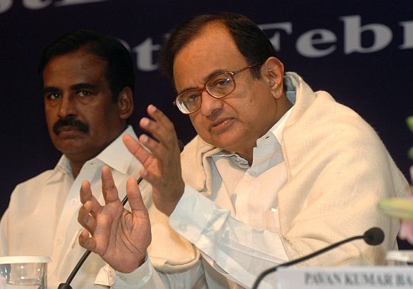 Swamy's charge: Govt comes to Chidambaram's rescue