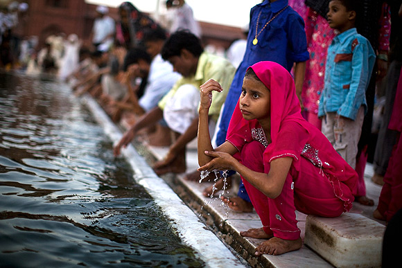 Fasting and feasting: How Muslims observe Ramzan