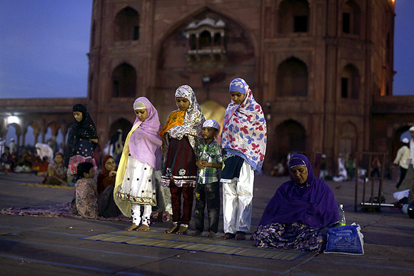 Fasting and feasting: How Muslims observe Ramzan