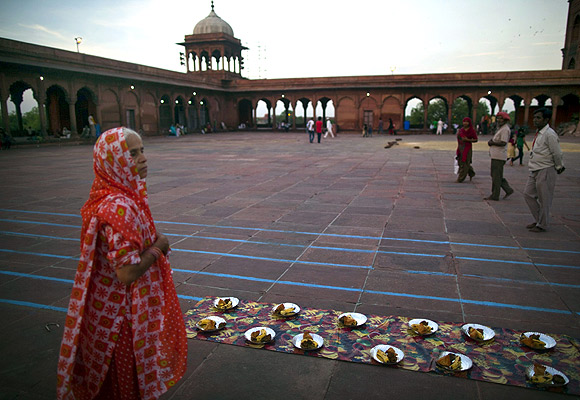 Fasting and feasting: How Muslims observe Ramzan