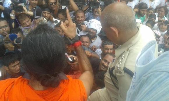 Ramdev cries foul after arrest during Parliament march