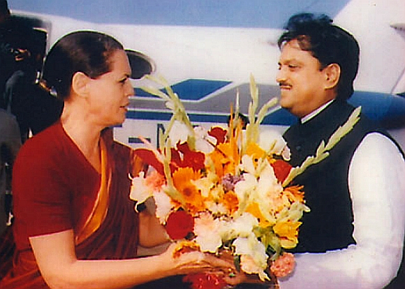 Vilasrao Deshmukh with Congress president Sonia Gandhi