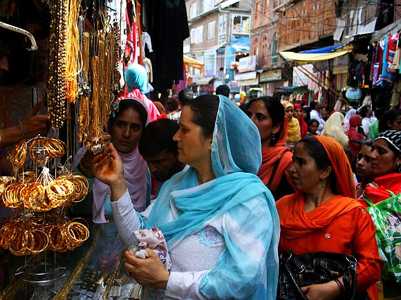 Markets across Kashmir were jam-packed on Saturday ahead of Eidul-Fitr celebrations