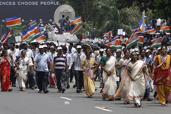 MNS claims that 1 lakh supporters gathered at Azad Maidan