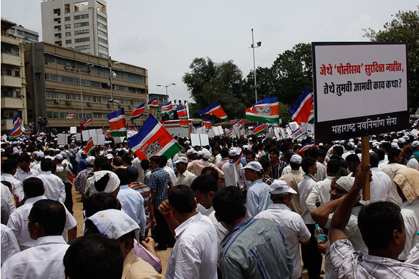 MNS supporters gather in large numbers at Chowpatty