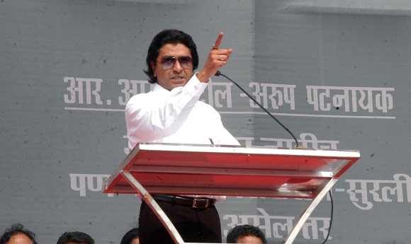 MSN chief Raj Thackeray addresses crowds at a rally at Azad Maidan