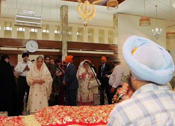 Gursharan Kaur, Prime Minister Manmohan Singh's wife, visits the Gurudwara Bhai Ganga Singh Sabha in Tehran